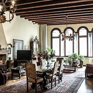 Palazzo Altinate - Note Di Piano Apartment